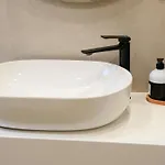 The Doctor's Apartamento