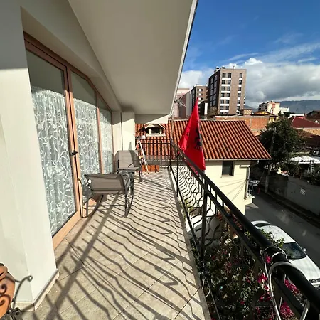 شقة The Doctor's تيرانا