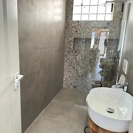 The Doctor's تيرانا