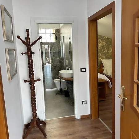 شقة The Doctor's تيرانا