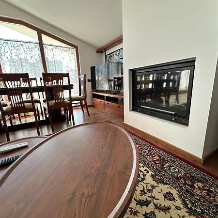 The Doctor's * تيرانا