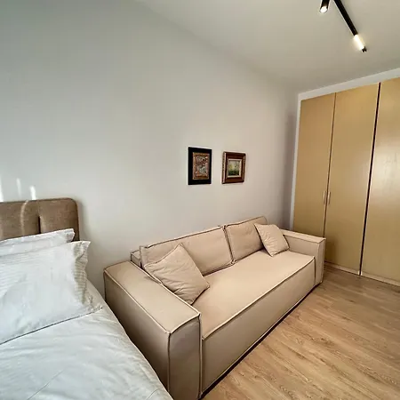 شقة The Doctor's تيرانا