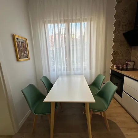 The Doctor's تيرانا