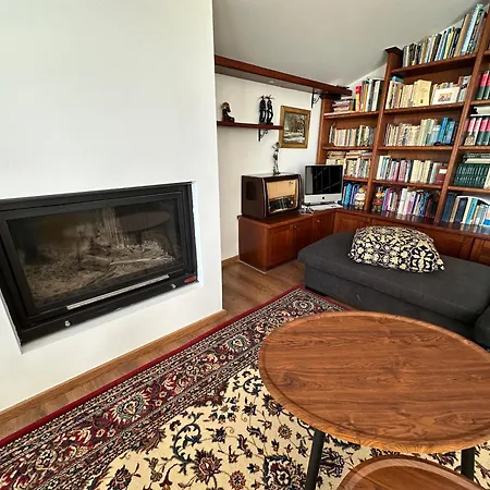 The Doctor's شقة *