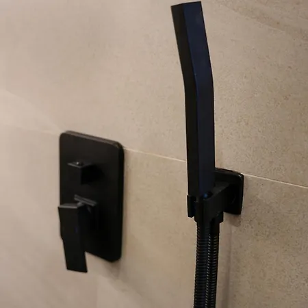 شقة The Doctor's تيرانا