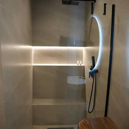 The Doctor's تيرانا