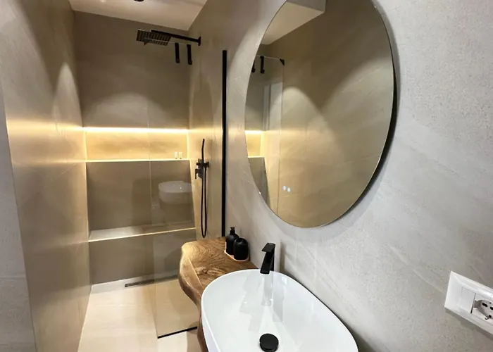 The Doctor's * Tirana